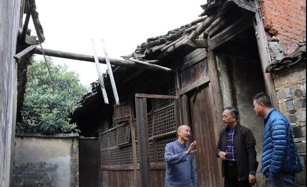 这些老宅在修复过程中,孙老师基本天天都要去工地。