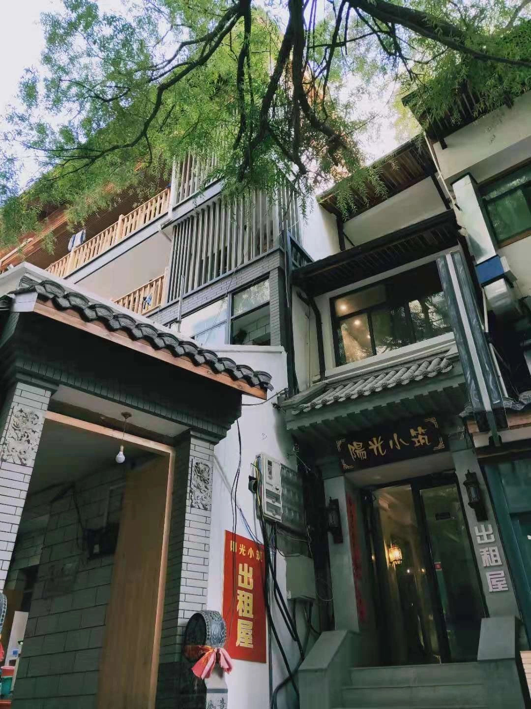 水挂庄（城中村）维修改造工程（入围作品）
项目地址：甘肃省兰州市安宁区
项目类型：公共空间(交通/文博/教育/医疗/等)
建筑面积：65868平米
竣工时间：2019年10月   