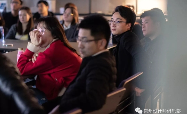 学习交流也是设计在行走系列活动中不可缺少的部分，与当地设计师一起探讨分享才能得到更多创意和经验。