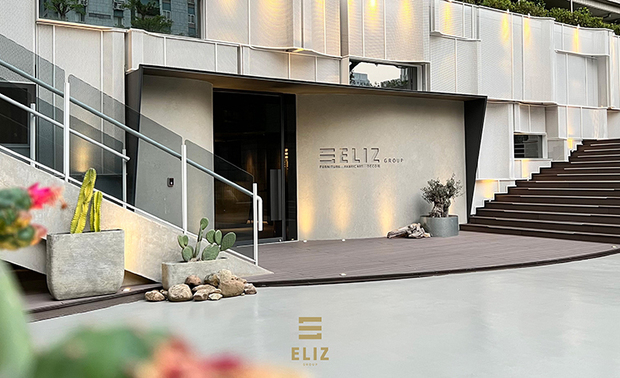 (图片来源:ELIZ GROUP)
精緻傢俬的品味先驱
走在设计美学尖端的艾立思软装集团,为客製化设计傢俱的佼佼者,一群热爱软装家具配置师聚集形成,矢志提供高品质空间规划建议,陶冶空间的色彩与调性,更囊括高端订製家具、订製窗饰艺术、饰品软装规划、全室照明规划与配置,展开全方位软装整合规划服务;为更进一步实现打造深层次五感体验,从软装领域中跨出全新的一步。