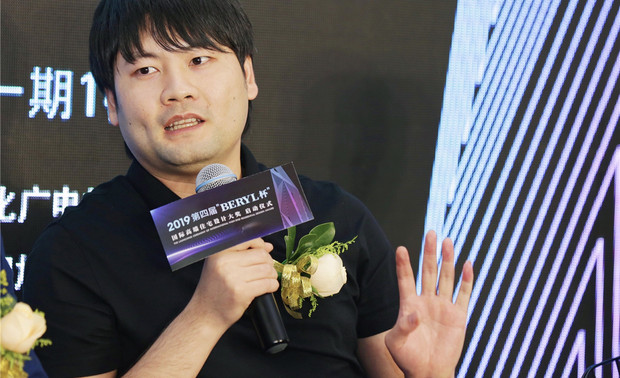 何海强：居众以家装住宅设计为主，我认为未来的高端住宅设计会向科技化方向发展。随着人们生活水平不断提升，基本的物质需求得到满足之后，我们用充满科技感的产品和方式来为业主打造精神回归地。其次是人与自然的回归，情感在高端住宅设计中尤其重要。