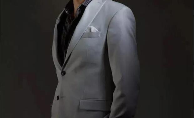 周天民
台湾中国科技大学副教授
1999年入选美国名人录
美国萨凡娜艺术设计学院硕士 
担任2017美国室内设计中文网「大师选助手」评选大师
著名空间设计师、周天民集团创始人
亚卡默集团【亚卡默设计、可哥咖啡、生活试验场名宿】创办人

所获荣誉
2017 德国German Design Award 国家设计奖
2016 德国 IF 设计奖
2016 上海金外滩 商业空间设计优秀奖
2015 德国红点设计奖 RedDot Award
2015 英国 FX Awards 国际室内设计大奖
2015 亚太区 APIDA Awards室内设计大奖
2015 中国建筑装饰协会 最具影响力设计师
2015 中国 成功设计大赛 成功设计奖
2014 大中华地区 十佳餐饮类设计师
2014 生产力中心 国际设计论坛主持人
2014 全国室内设计学生竞图比赛 评审长
2013 台湾手绘奖 手绘稿名师
2012 特力家居盃 全国大专设计竞赛 评审长
2012 海峡两岸四地室内设计大赛优秀奖
2011 中国金麒麟奖 
2010 奥美广告评选台湾10大杰出设计公司 
2010 中国晶麒麟奖
2009 台湾GD Mark认证
2007 TID 台湾室内设计大奖 
2007 台北室内设计奖