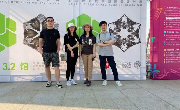 展会与游学带给了我们最新的视觉体验,它们代表着目前新颖的设计潮流与趋势;同时我们也虚心向优秀的同行业者学习。设计师是艺术的搬运工,通过新的一轮交流学习我们也期待新的创新,希望能够给大家带来更优秀的作品。
我们依然“Stay hungry, stay foolish”。