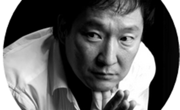 朴仁鹤
韩国室内建筑家协会会长
《INTERIORS KOREA》杂志发行人
金堂奖全国评委
汉阳大学、国民大学、淑明女子大学兼职教授
首尔大学、弘益大学、中央大学、建国大学外聘教授
  
