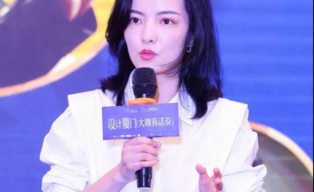 郑熹
威尔思装饰
设计总监
现在的业主的审美能力有很大提高,对于美有自己独特的认识。所以,设计的表达方式越来越多元化、复杂化。设计师要做的就是仔细聆听,然后结合自己的感受把它融入设计中,实现“所见即所得”。
