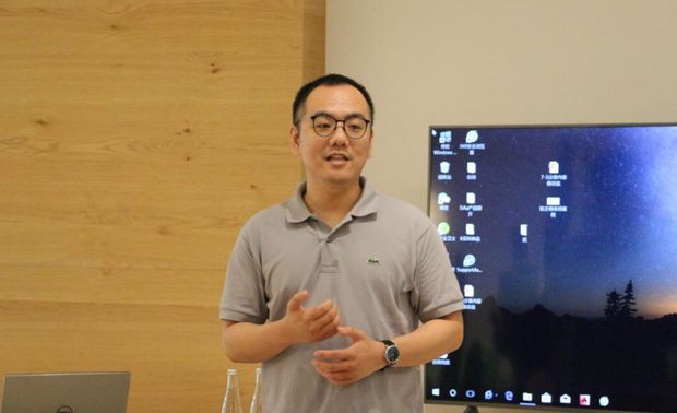 明月家具大厦总经理侯亚均先生致辞
