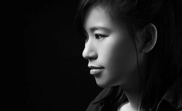 张艺婷 
九鼎装饰 设计总监
G20厦门高端家居设计师
尚居汇理事
海西十大家居设计师
海西精英家居设计师
厦门市优秀设计师
2015 年荣获厦门第三届室内设计大赛银奖
2013 年荣获厦门十大影响力室内设计师
2008 年荣获第一届国际建筑景观室内设计金奖

02

杨莉 | 国际广场
