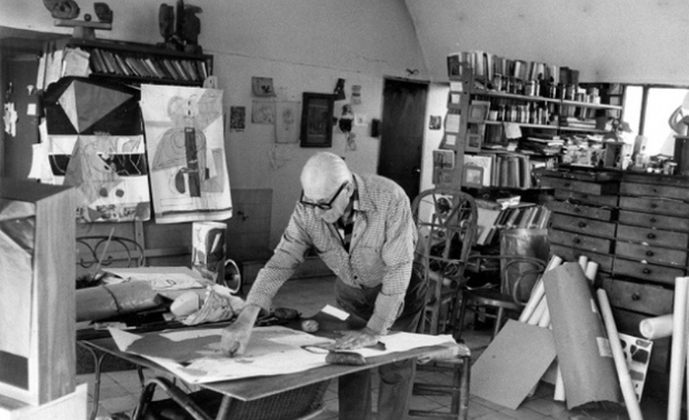 ▲建筑大师勒·柯布西耶工作室也是极为简单，也不过十余名自己的学生作为助手跟他一起工作，大部分的设计落地都是外包给建筑公司来做，严格意义上，大师也是一个作坊式的工作室，估计看到葛亚曦的工作室，大师也会非常惊讶吧！ 
