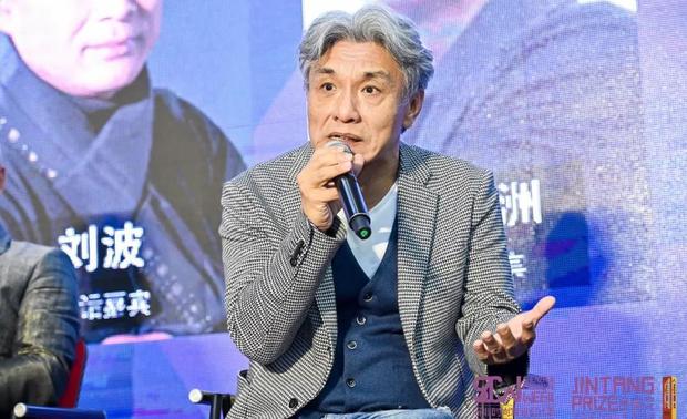 赵东洲
台湾室内设计专业技术人员学会荣誉理事长
台湾中原大学室内设计系硕士研究生导师
台北市室内设计装修商业同业公会常务理事
中国时报、当代设计杂志专栏作家
