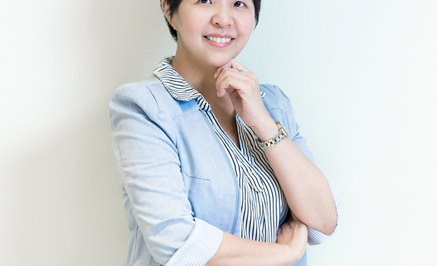 
艾美幸福设计
设计总监 许捷甯

公司简介
艾美幸福 艺起幸福
幸福，是一个人的需求得到满足，
而产生的喜悦感，
是人们希望长久保持的心理情绪。
艾美幸福依循客户需求，
以简约舒适的感受为出发点，
规划并打造出专属于居者的幸福空间，
使美学触角透过设计感动人心。

艾美幸福 全力以赴
除了细腻的施工品质，
艾美幸福在设计上也不断突破创新，
将对于设计的热忱透过作品传递，
化情感于家居场景，融精神于商空领域；
此外，为满足业主所需，
艾美幸福更提供多元的服务项目，
由细节至整体全面照护，
贴心且完善地孕育美好境地。

设计理念
因应每位使用者的需求及案场条件，
在面对不同空间时皆转换至全新心态，
悉心自每一次互动中撷取重要资讯，
务使业主的理想蓝图化为实际画面，
呈现独一无二的幸福居所。

品牌核心价值
1. 改变的力量——
完美幻化Before & After，
以质感作品换取真心笑容，
忠实呈现理想居家与商空场景。

2. 专业、温柔、坚持——
业主的反馈是成就感的来源，
从良好的沟通中取得双方共识，
并提供新颖的设计想法，
最终创造彼此皆能满意开怀的圆满结果。

3. 自然舒适的美学生活——
剖析空间用途，
以基本的舒适需求为原则，
打造精緻生活场域。

获奖纪录
2021 美国 MUSE Design Awards 银奖 - 《漫步光廊》
2021 美国 MUSE Design Awards 银奖 - 《璨光》
2021 美国 MUSE Design Awards 银奖 - 《轻思・享漫》
2020 台湾 中华工商经贸科技发展协会 第19届品质金像奖
2020 中国 2019-2020年度亚太华人设计华腾奖 住宅公寓空间类 金奖
2020 中国 她设计奖(Hers Design Award) 年度优秀空间 -《漫步光廊》
2020 杜拜 迪拜国际专业室内设计大赛 住宅空间类 优秀奖 -《漫步光廊》
2020 中国 APDC亚太设计菁英邀请赛 住宅空间类 佳作 -《漫步光廊》

入围作品《璨光》
