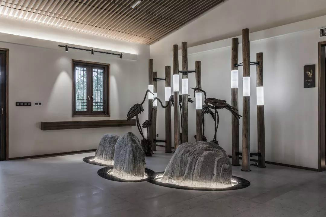 设计可以创造未来的生活方式。正如当前大热的“装配式建筑”，我认为未来它会变得更加多元，范围也会更加广阔，这是未来发展的一个方向。比如未来我们可以建一个装配式可移动的房屋，他可以漂浮在蔚蓝的海面上，也可以放置在宁谧的大山深处，它甚至可以放在任何你期望的地方，它生态环保，能节约土地，以标准装配制造驱动绿色生态建筑发展，实现人、建筑、自然的和谐统一，完全颠覆当前高密度的城市规划和建筑形态，并通过物联网、大数据、区块链、5G互联实现对未来生活方式的革命。