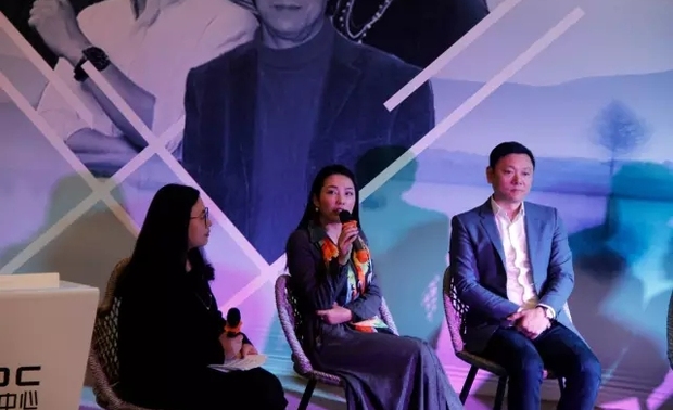 当主持人问到怎样构建场所精神的时候，吴宗建老师也表达了自己对场所的思考，认为所有的建筑它都要因地制宜。设计师不要把自己会用的东西放在某个地方，而是要把当地最有优势的东西放在那里。吴宗建认为场所其实和人有关，在场所精神里面他希望把人和人之间、人和环境之间的关系尽量做到平衡。依旧是那句话，不要一方独大，要兼顾各方利益。