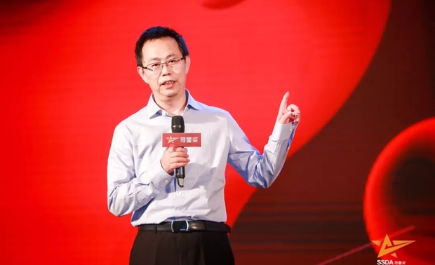 ▲中国建筑装饰协会研究分会执行会长张玉峰