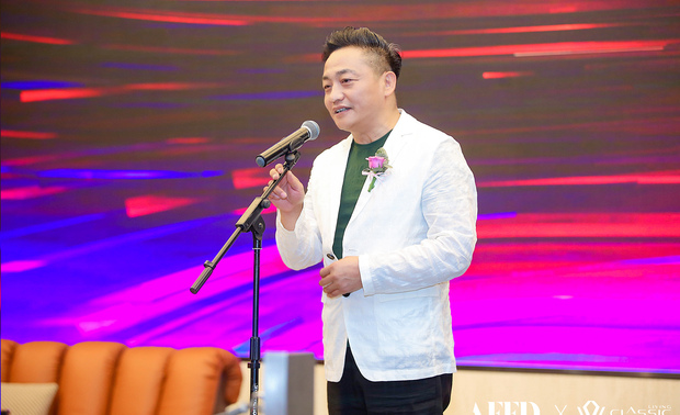 现场嘉宾中国建筑设计研究院总建筑师、中装协陈设艺术委员会会长、北京建筑装饰协会会长孟建国先生致辞