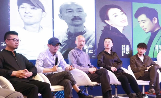 各地的同行精英们针对本次设计话题进行交流探讨，通过思想的融合创新，获得对设计更深层次的定义和理解。论坛现场当天进行的是一片火热！
