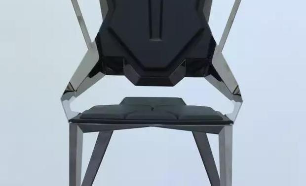 靠背和坐垫的造型象征着武士的甲胄。骑士椅作为圆桌延伸配套设计，延续了亚瑟王传奇的圆桌精神，代表着无上的勇敢、忠诚、平等、荣耀。黄书恒通过简洁的直线块面，慷锵有力的表现出骑士灵魂深处坚定不移的信仰。