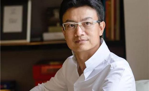 殷艳明
深圳创域艺术设计有限公司董事长&设计总监
合域（HEY·YOU)家居品牌创始人
SIID深圳市室内建筑设计行业协会副会长
《美国室内设计中文版》年度封面人物

