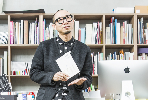 图| 梁子恒 [中国.澳门]
港澳知名平面设计师、澳门Chiii Design创始人&艺术总监、澳门插画师协会创会会长
