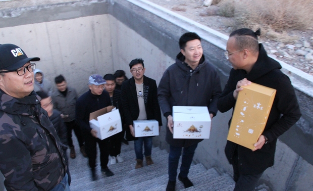 湃哥的酒很好喝，搬走细细品尝