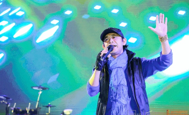    
丨深圳知名设计师乐队表演