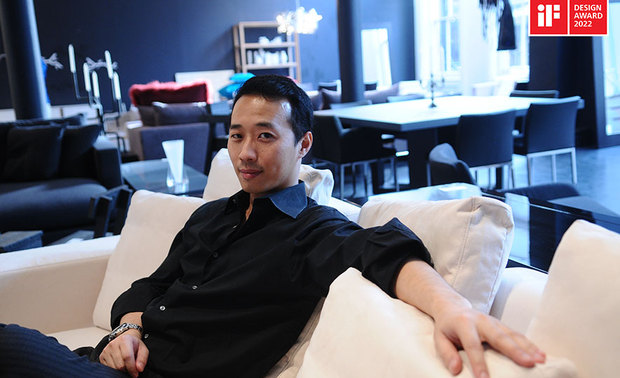
乔治黑羊设计

公司简介
以建筑及室内设计为专业，
旅居纽约，求学工作十馀年，
期间与多位全球知名大师密切合作，
广泛涉猎于空间、家具与产品等设计领域；
而后回归家乡台南深耕，
化用丰富的业界经历，
创造结合在地人文与国际视野之作品，
每每受邀至美国、北欧、日本等地参展，
让自身成长的土地被世界看见，
同时也为业主发掘其独一无二的价值所在。

设计理念
黑羊，象徵不依循牧羊人指示，
总是往反方向跑动的羊隻，
因此往往被视作群体中的异类；
化用这份不守陈规的淘气形象，
乔治黑羊，勇于挑战传统观念的束缚，
透过不拘泥于理念、框架的设计作品，
为人们重燃心中遗忘许久的愿望火苗，
期待于反覆的讨论琢磨下，
进一步迸发意想不到、且绝无仅有的创意火花。

获奖经历
2022 美国 MUSE Design Award - Gold
2021 美国 International Design Award - Honorable Mention

获奖作品《透・景》
