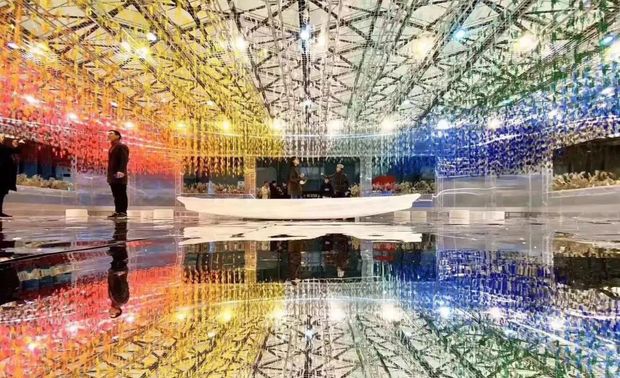 上海国际设计周以“放飞创意·让生活更美好”为主题，着眼于国民美好生活的构建，以全球视野聚集中国设计产业，从产学研全方位角度深入贯彻“艺术+设计+生活”主旋律，旨在汇聚设计产业链上、中、下游优质资源，直击当下前沿设计思潮，强势打造瞩目世界的中国设计师嘉年华盛典。