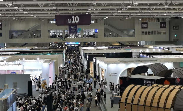 2020年8月22日，由金堂奖全国联盟与深圳时尚家居设计周共同联合打造的金堂奖10年盛典。