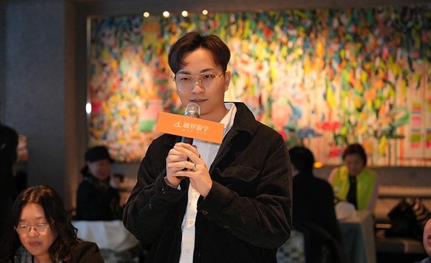 
专业交流 视野拓展

上海段，走进中兴傲舍、龙盛．湾上、露香园等重磅项目。在17位设计师连袂打造的中兴傲舍，他细心记录下艺术与生活空间的创新融合；在苏河湾畔的龙盛．湾上，深入瞭解吴滨设计师对建筑与环境的独特诠释。

