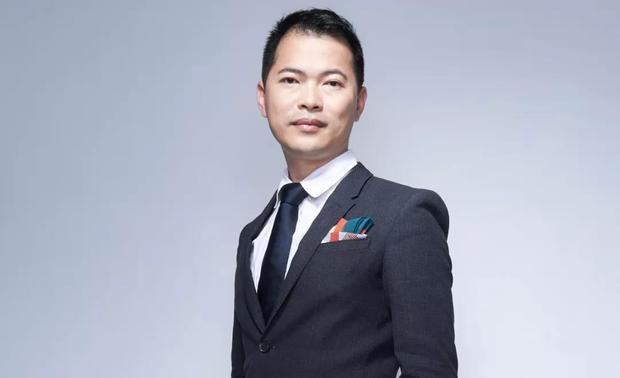 杨焕生
杨焕生设计事业有限公司创始人&主持人
东海大学建筑硕士
台湾中生代设计领军人物
台湾室内设计专技协会TnAID副理事长
2017台湾设计周多功能厅主题馆策展人
多项国际设计大奖获得者、著名设计师
  
