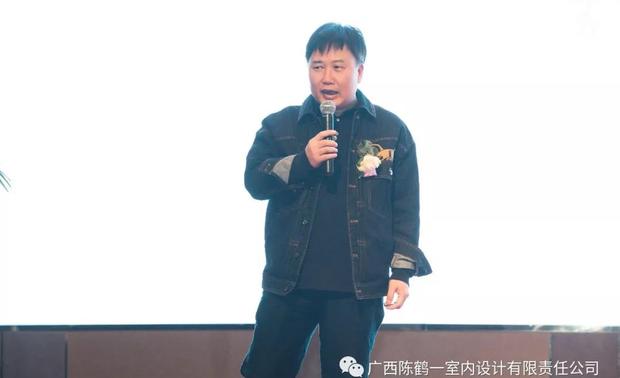 仪式过后特邀嘉宾广西环境艺术设计行业协会执行会长韦静云会长和中国设计新桂系会长，香港远大观止廊室内装饰设计工程有限公司设计总监韦建会长共同为到场的嘉宾分享了他们的设计作品。