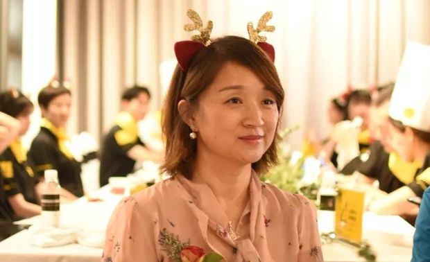 海南文华航空旅运有限公司董事郝好女士担任此次赛事评委