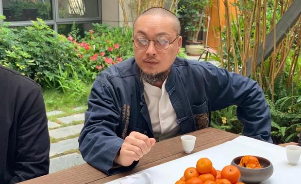 余平:“每次写书法后都会觉得身心愉悦,而一个好的老师也是练好书法非常重要的条件之一。”