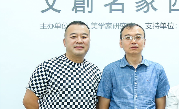 图左一| 张国权 先生
仟佰贝整体家居董事长
