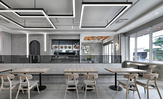 
展示区
Side Dish Display Area

展示区以鲜明的图示，搭配封闭式的清玻冰柜，让点菜的顾客可一目瞭然食材的品项同时兼顾卫生，一旁连通厨房与用餐区的拱门造型，则回应二代业主喜爱的復古氛围，展现新旧交融的怀旧风貌。

Cleverly utilize the clear-glass bar with the food graphic hanging above, allowing customers to discern the ingredients easily in a clean and tidy environment. We reveal an arched entrance that connects the service area and the kitchen. The curved shape meets the proprietor’s taste in retro style, wonderfully interweaving with the modern design.
