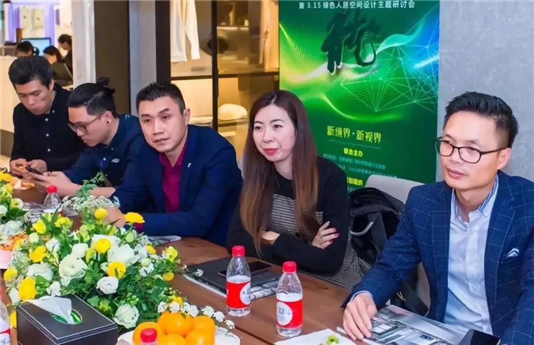 王世峰先生畅言，设计师从设计的角度推行绿色环保，就需要为业主统筹整个项目的绿色空间建设，也可以与工程单位协作，不能独立于工程之外实现环保，需要从一而终，呈现高品质的人居空间。