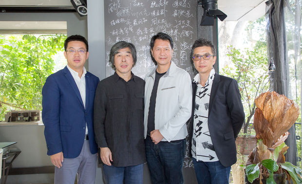 张洪春老师带领设计师与台湾室内专技协会理事长张清平老师一起交流合影
