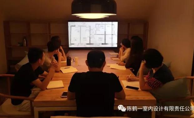 CHY平面设计思维教学开启内训模式，每天一小时平面思维学习，全面提升设计思维。