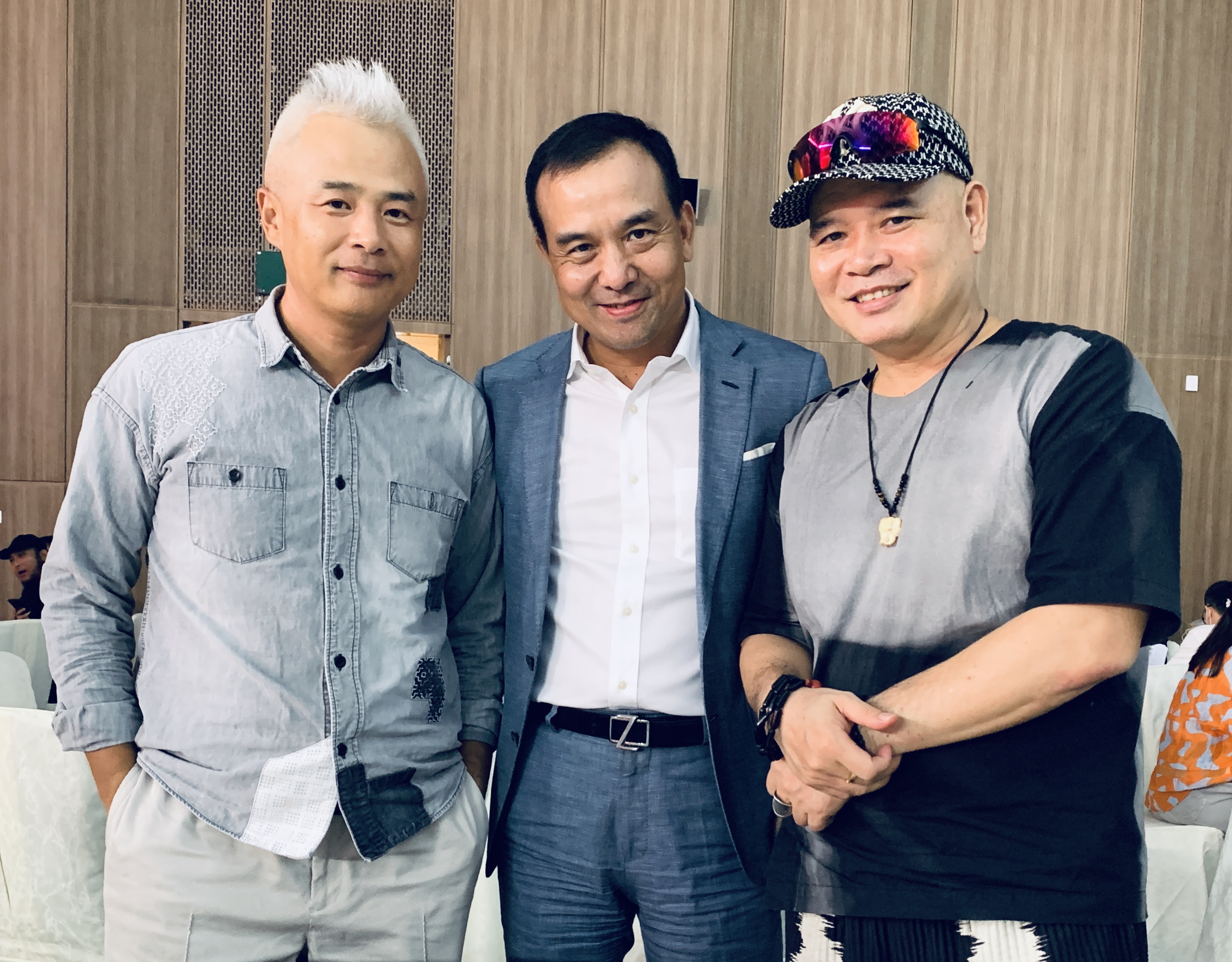 符軍會長與深圳室內設計師協會（SAID）會長 劉波先生（左一）、廣州設計師 馮厚華先生（中間）合影