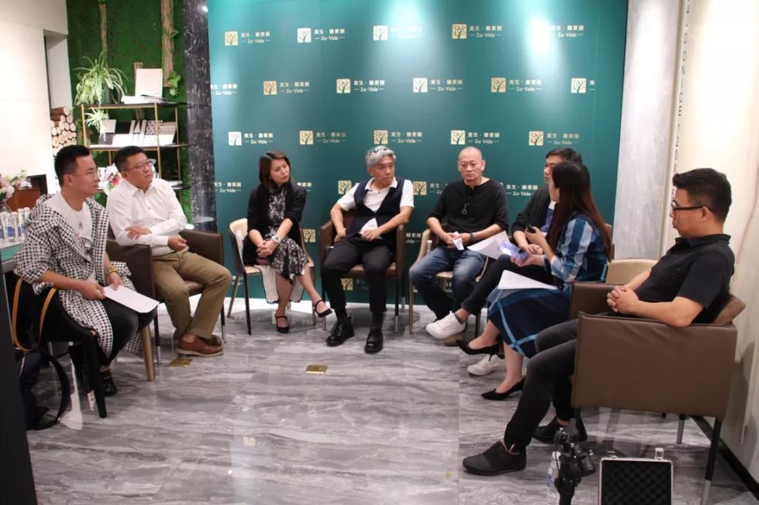 开业盛典期间，《绿色家居》杂志连同石家庄广播电视台、河北新闻网等多家媒体，对美生·雅素丽进行了品牌专访。 之谷景观设计设计总监张志明、 墅高装饰总经理何彦、 墅高装饰设计总监宗英杰、红珊瑚设计总监薛冰、 晓斌设计设计总监郑晓斌作为石家庄设计师代表对话大涵空间设计咨询公司董事长赵东洲、美生·雅素丽瓷砖大中华区总经理李享，大家围绕“设计的温度”展开了探讨，对话空间设计的人文表达，提炼设计的情之所在。