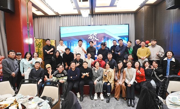 ▲杨翊总监同参与研学计划的设计师们合影留念。

欲见更多帝特设计作品，请至：
https://www.openworld.tv/designer/in/aid/4899.html

赵国豪·杨翊
帝特室内装修有限公司
电话：09-798-65827
地址：高雄市新兴区中正二路162号5楼
信箱：daytona19852021@gmail.com

OPEN Design动能开启传媒：https://www.openworld.tv/