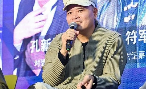 符军
澳门国际设计联合会会长兼理事长
澳门国际设计联展组委会主席
澳门RYB国际·三原色设计机构创始人、CEO
丝绸之路创新设计产业联盟副理事长
