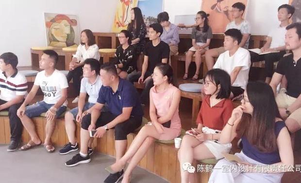 精彩的分享让CHY的小伙伴们开拓了很多思路，设计互动也让CHY的小伙伴们感触颇深。非常感谢香港P&L豪宅设计公司黎观华先生热心、不辞辛劳的精彩分享。整场交流会大家踊跃发言，相互探讨，交流心得，虚心学习，会场气氛诙谐愉悦。