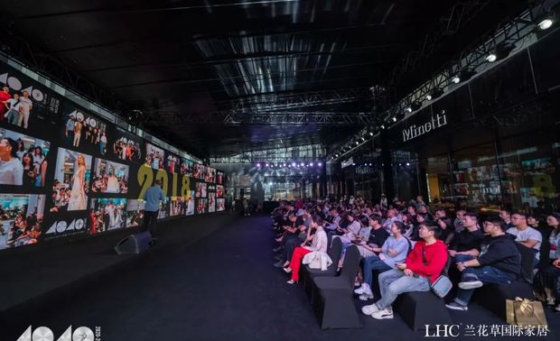 这次参加思想会的既有尚舍生活设计曾荣获2019年“40 UNDER 40中国(四川)设计杰出青年”奖项的设计师沈鹏、也有另外三位尚舍生活设计的新力量:杨超、刘芊妤和杨一凡。他们作为尚舍生活设计年轻力量的代表,通过作品获得了业界的认可,每一位设计师都曾为自己的成长刻下过荣誉的印章。