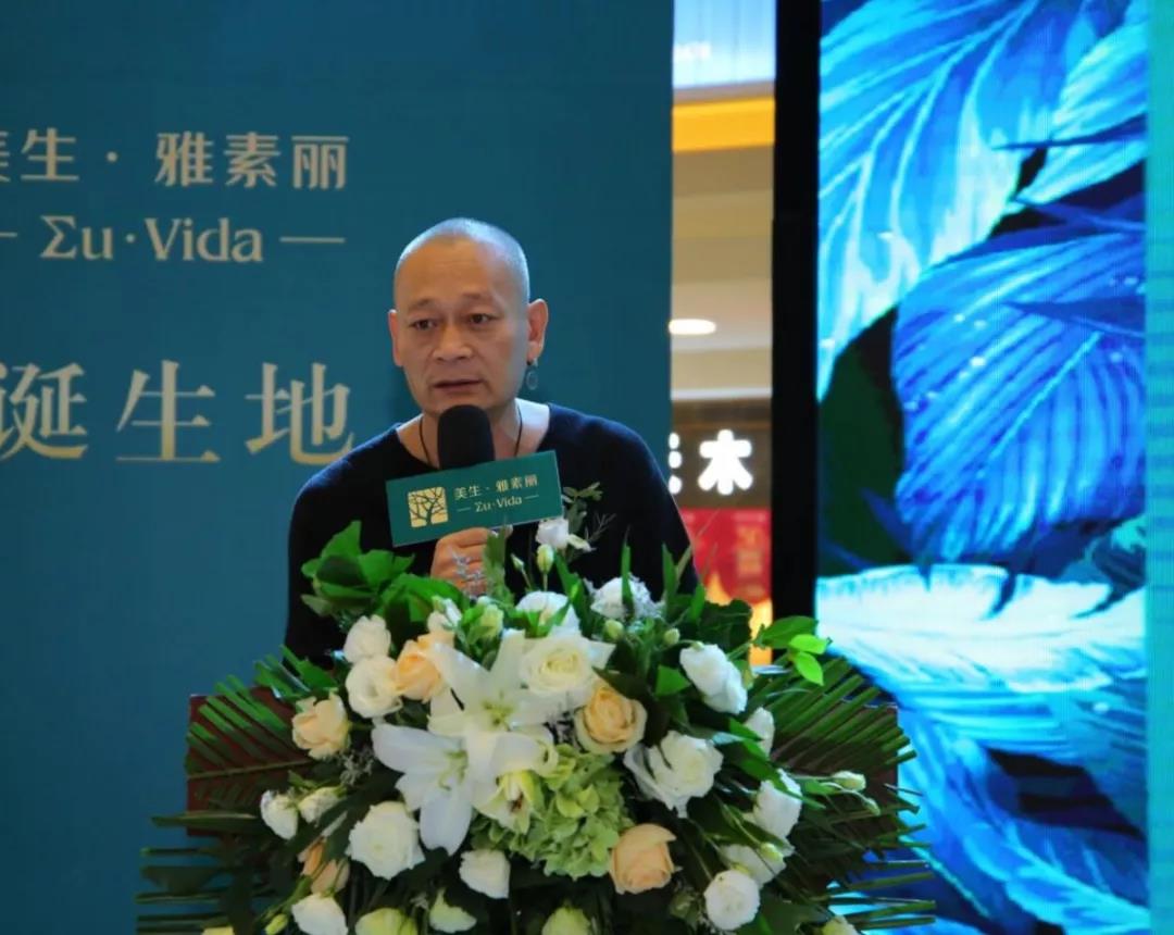 金堂奖全国联盟河北执委会理事长张志明先生代表金堂奖河北执委会对美生·雅素丽瓷砖的开业表示祝贺，并对美生·雅素丽瓷砖对“金讲堂”节目的支持表示感谢。