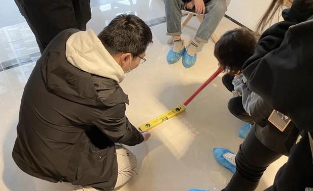 ﹤“表单式”管理﹥
在工地管理中,尚舍生活设计创建实施“表单式”管理,全面落实岗位职责、规章制度、标准流程。通过有序的表单管理流程,实现施工班组严格管理和高度自觉施工相统一的的交付目标。