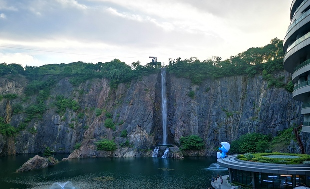 5月22日，“2020中国设计南北十人”启动礼在上海世茂深坑洲际酒店顺利举行，这也是疫情之后的第一场全国性设计活动。启动礼由上海国际设计周主办、润京展览(上海)有限公司承办，以陈宋品牌为设计顾问，以上海东方卫视"梦想改造家"栏目为战略合作伙伴。启动礼标志着以“十座城十位代表设计师”集结而来的战队“2020中国设计南北十人”正式起航。