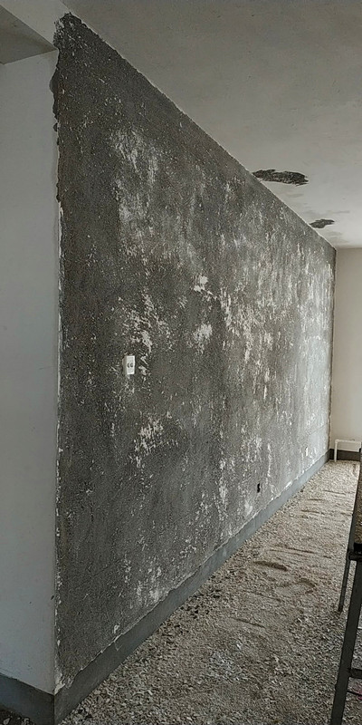 清理墙面基层白灰