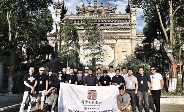 在关中民俗艺术博物院合影