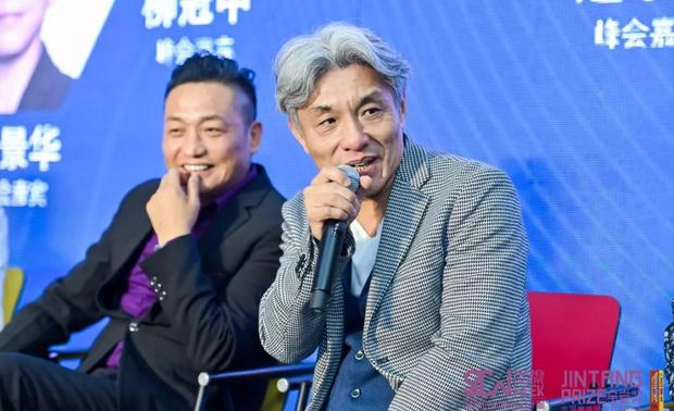赵东洲
台湾室内设计专业技术人员学会荣誉理事长
台湾中原大学室内设计系硕士研究生导师
台北市室内设计装修商业同业公会常务理事
中国时报、当代设计杂志专栏作家
