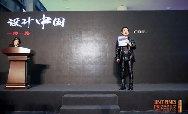 我们必须意识到创新环保的精神，现在是共生、共存、共感的时代，而新时代即将来临，我们不能只能依靠少数的人。古今中外被值得道外的公益设计即将到来，为了未来的设计我们设计师需要看看今天的人文思想和社会的取向。千态万象，朝令夕改，用长用短，大同小异，下厚上薄，万人同乐，自我陶醉，但是不管世界怎么剧变，温故知新是我们的根本，稍微有些不同的地方可以促使被很多人喜欢新的东西，设计是被客户拥有，是使用者使用的工作。
